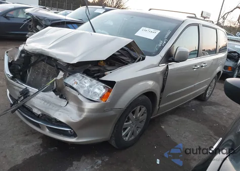 2015 Chrysler Town & Country Touring из США, поврежденный, VIN 2C4RC1BG9FR698055